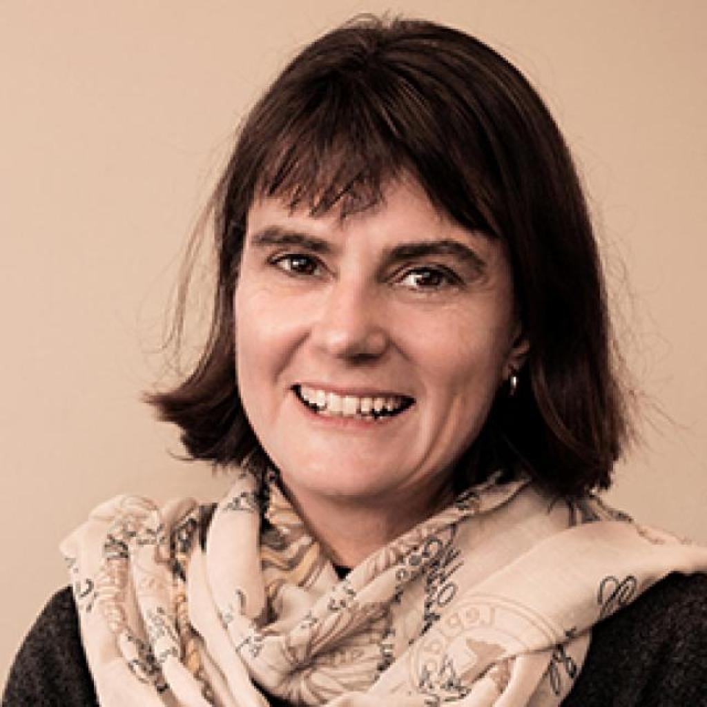 Prof Lisa Seymour 